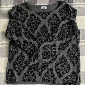 Light weight sweater